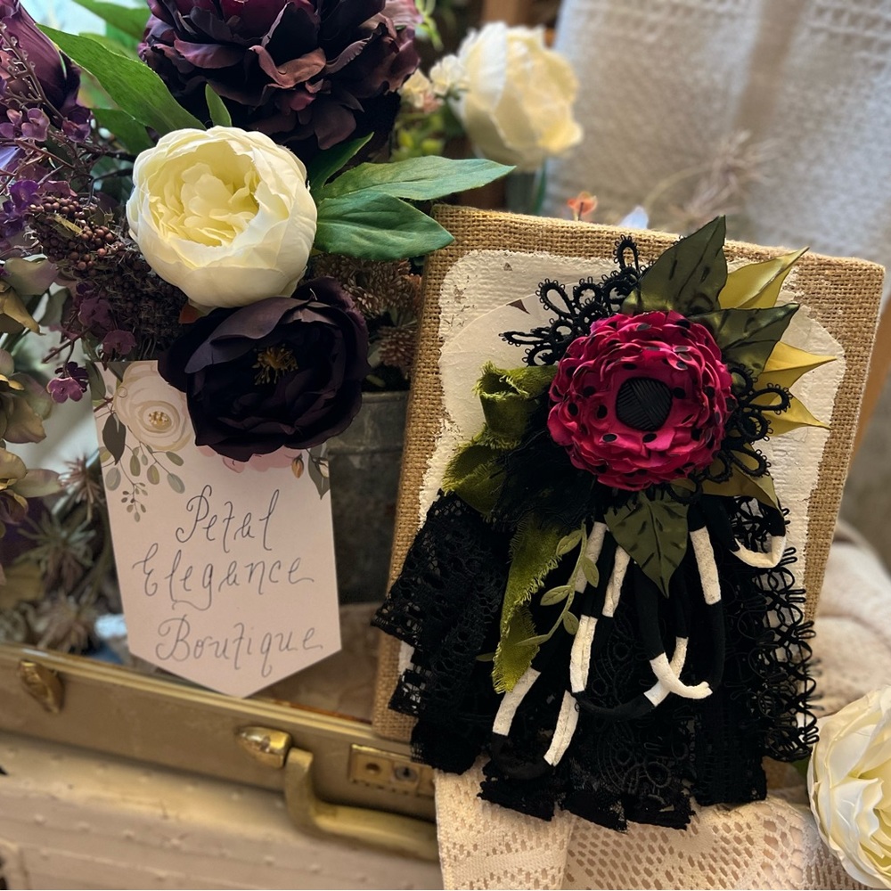 Beautiful hand made Flower pin!!!